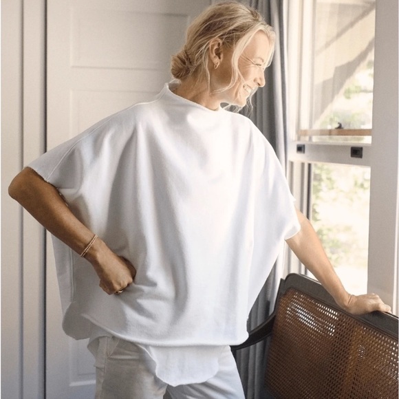 FRANK & EILEEN Audrey Funnel Neck Capelet In White O/S - Picture 1 of 9